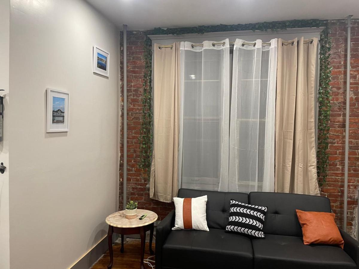 F.M.T. Apartment Harrisburg Bagian luar foto